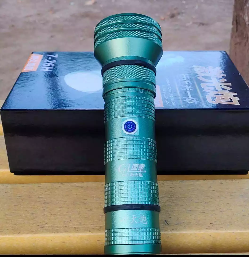 New Design Super Bright Rechargeable Flashlight